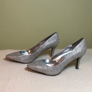 143 Girl Silver Glitter Pumps, Sz 8